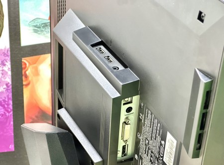 Eizo FlexScan EV2736W 4